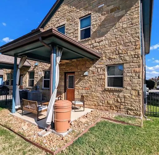 Cozy In * Round Rock